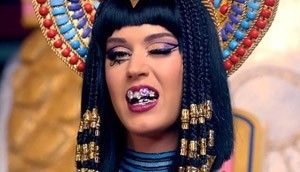 Новый клип певицы Katy Perry — “Dark Horse” (видео)