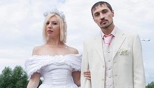 Дима Билан и Polina сняли свадьбу в стиле 90-х (видео)