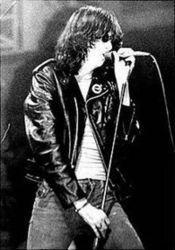 Кроме песен Warlock, можно слушать онлайн бесплатно Joey Ramone.