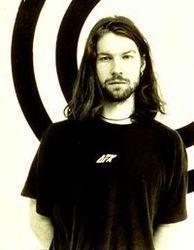 Песня Aphex Twin Gwarek 2 - слушать онлайн.