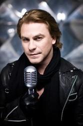 Кроме песен В.грибик, можно слушать онлайн бесплатно Павел Соколов.