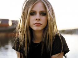 Скачать песни Avril Lavigne бесплатно в mp3.