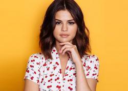 Песня Selena Gomez New Classic (Single Version) - слушать онлайн.