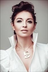 Кроме песен С. Алмазова, можно слушать онлайн бесплатно Марина Михеева.