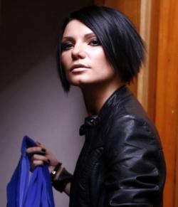 Кроме песен Aurah, можно слушать онлайн бесплатно Виктория Черенцова.