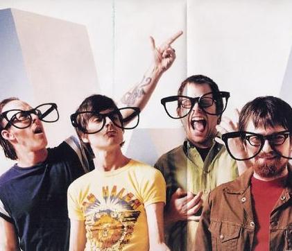 Песня Weezer Pumped Up Kicks - слушать онлайн.